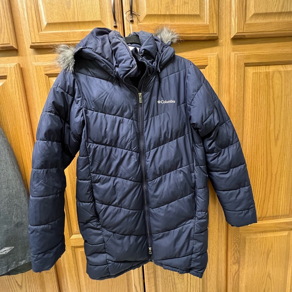 Columbia Blue Puffer Jacket with Quilted Design